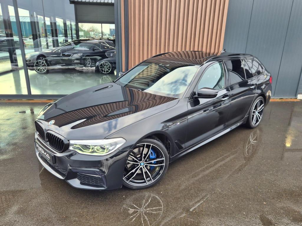 BMW 5-serie Touring 530i xDrive High Executive M-Sport | HUD, Automaat, Gebruikt, 4 cilinders, Zwart