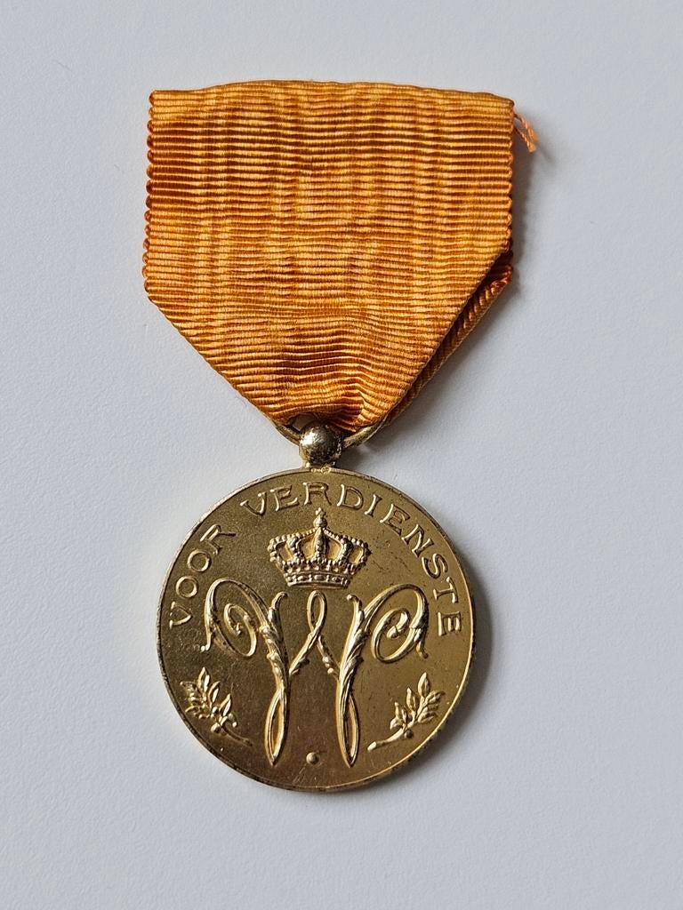 Medaille huisorde Nassau goud onderscheiding, Ophalen of Verzenden, Landmacht, Nederland, Lintje, Medaille of Wings