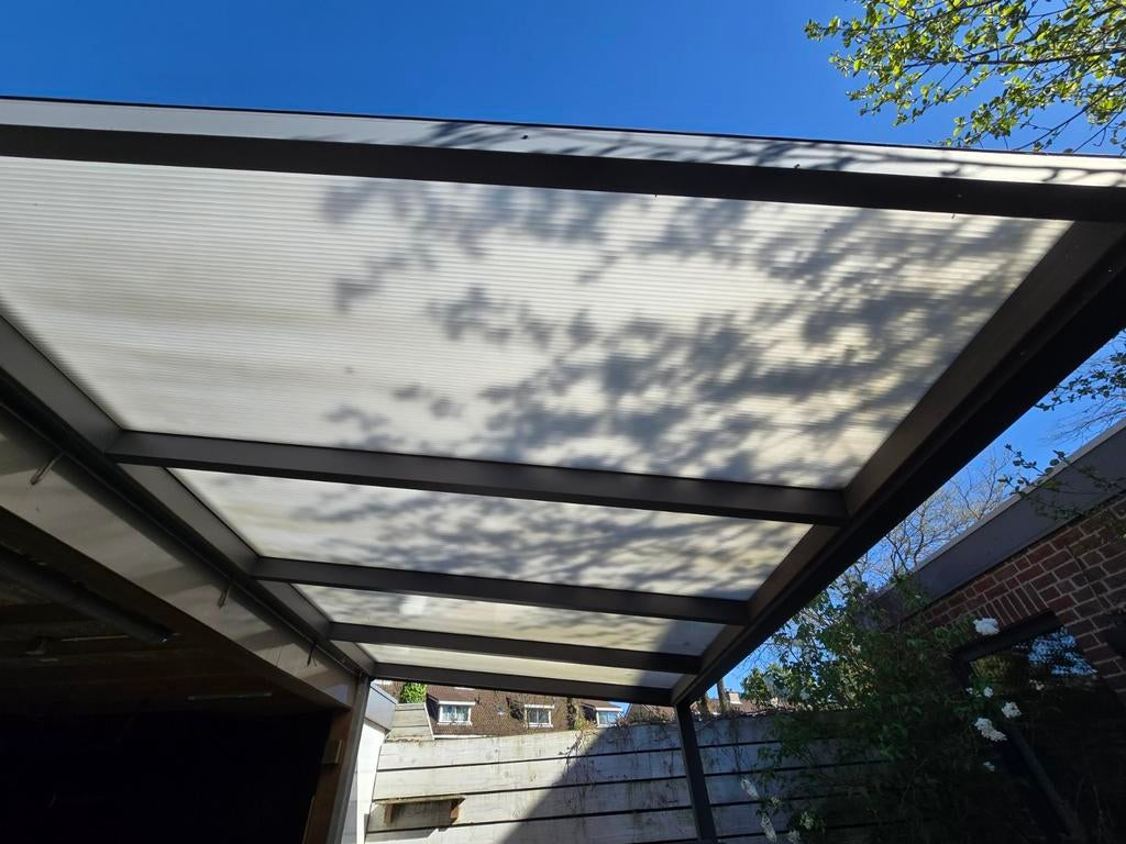 Grijze overkapping met transparant dak, Ophalen, Gebruikt