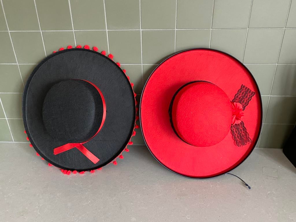 Spaanse hoeden, Ophalen of Verzenden, Zo goed als nieuw