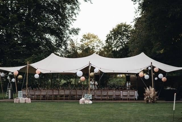 te huur: Charmante stretchtent 10 x 15 m bruiloft of feest, Ophalen of Verzenden, Zo goed als nieuw, Geboorte of Huwelijk