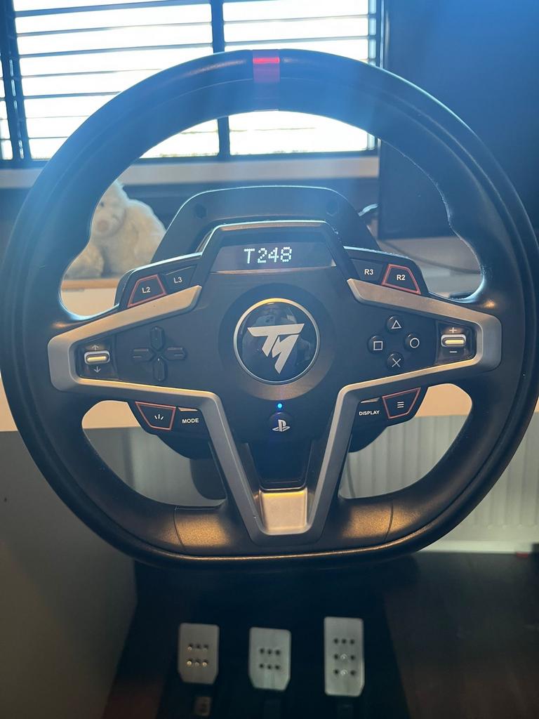 Thrustmaster T248 racestuur met pedalen, Spelcomputers en Games, Spelcomputers | Sony PlayStation Consoles | Accessoires, Ophalen of Verzenden