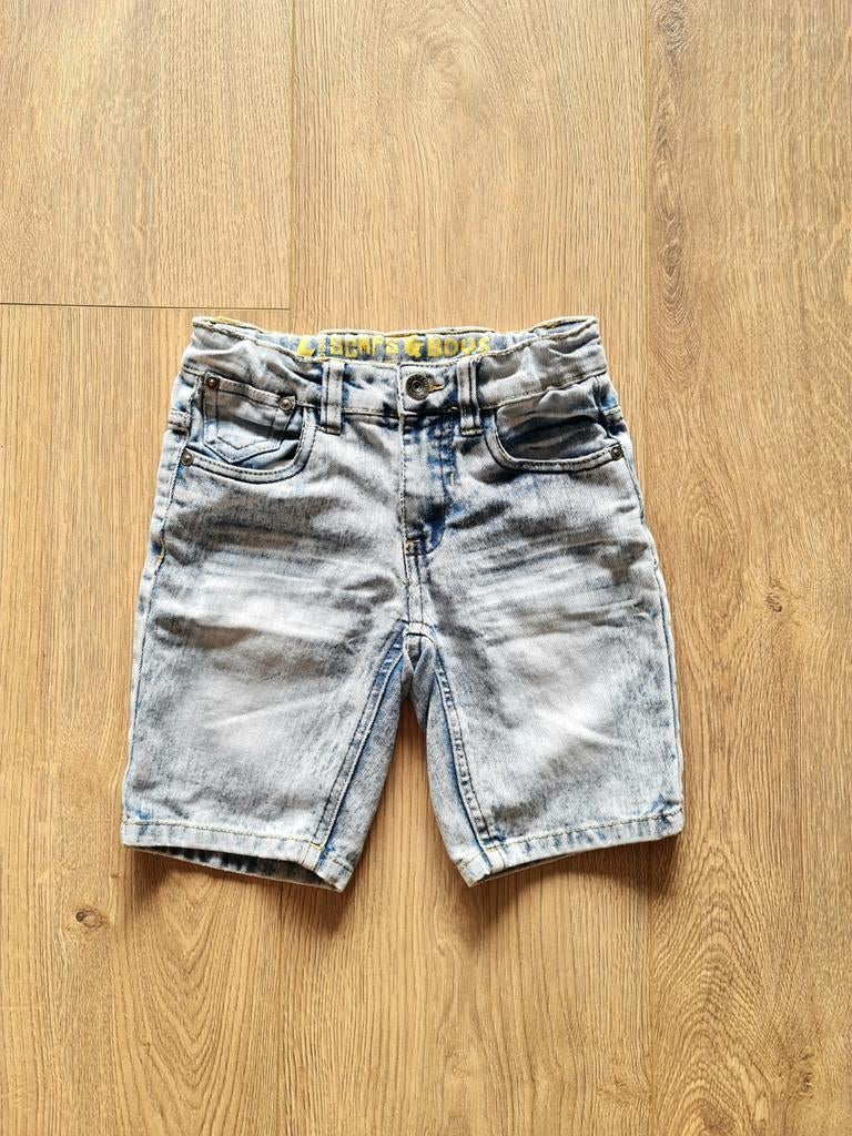 Korte spijkerbroek maat 122, Kinderen en Baby's, Kinderkleding | Maat 122, Broek, Zo goed als nieuw, Jongen, Scamps & Boys