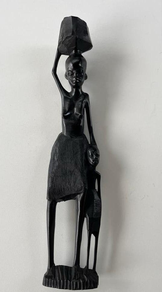 Houten Afrikaans Beeld: Moeder met Kind en Waterkruik, Ophalen of Verzenden, Handgemaakt, Beeld, Hout