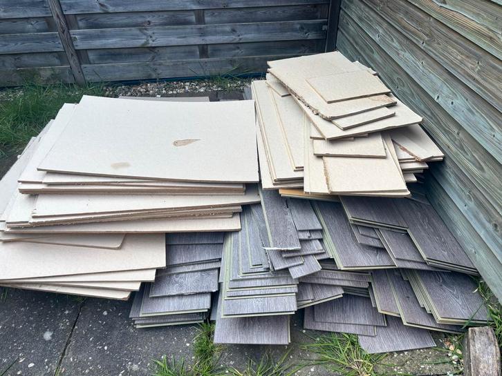 Laminaat en ondervloer GRATIS, Huis en Inrichting, Stoffering | Vloerbedekking, Gebruikt, Laminaat, Grijs, 25 tot 50 m², Ophalen