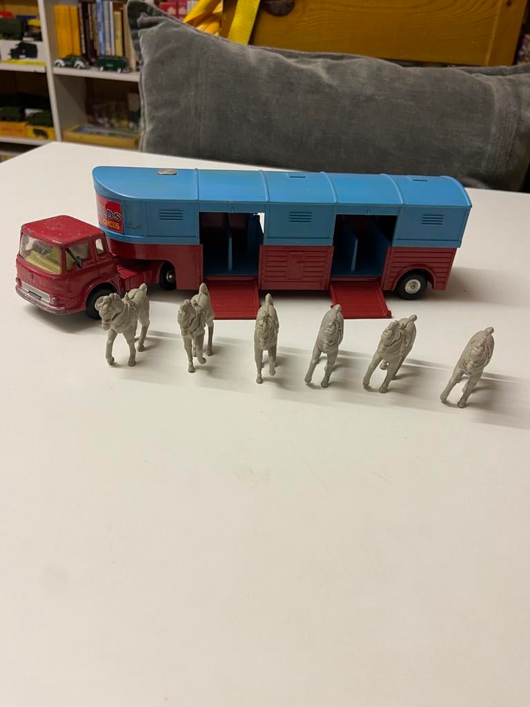 Circus chipperfields compleet circus, Hobby en Vrije tijd, Modelauto's | 1:43, Zo goed als nieuw, Tractor of Landbouw, Ophalen of Verzenden