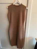 Tweedelige set: mouwloze jurk met coltrui S gebreid NIEUW, Kleding | Dames, Ophalen of Verzenden, Zo goed als nieuw, Onder de knie