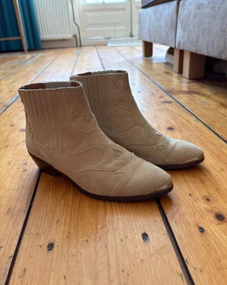 Toral laarsjes mt 39 crème, Ophalen of Verzenden, Zo goed als nieuw, Beige