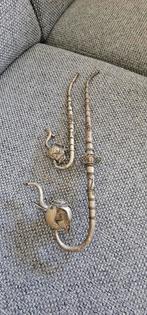 2 Oude Opiumpijpen met Olifantenhoofden, Ophalen