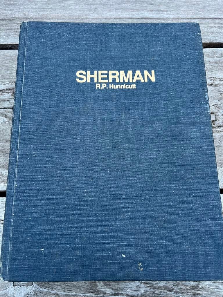 Sherman hunnicutt a history of the medium tank., Ophalen of Verzenden, Zo goed als nieuw