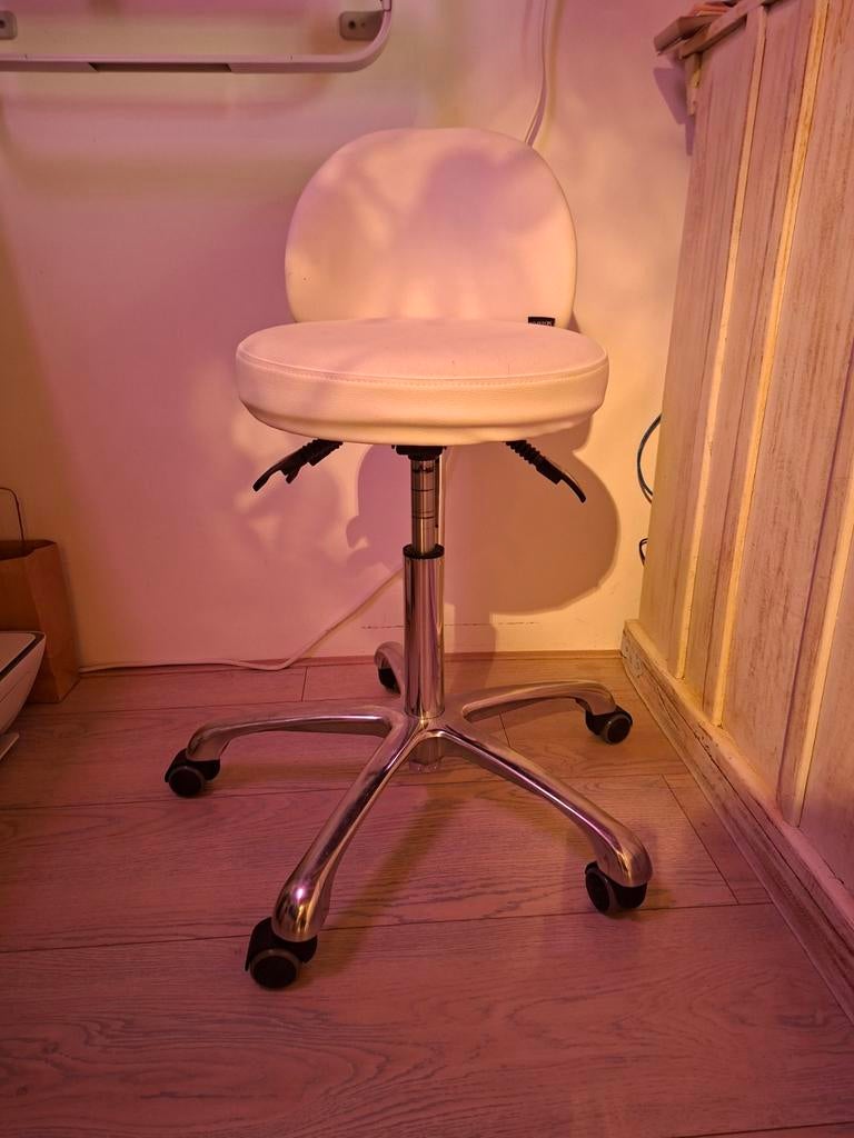 Nette witte verstelbare bureaustoel, Ophalen, Zo goed als nieuw, Wit