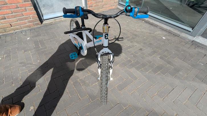 BTWIN Kinderfiets 16 inch wit/blauw, Fietsen en Brommers, Fietsen | Kinderfietsjes, Gebruikt, 16 tot 20 inch, Ophalen