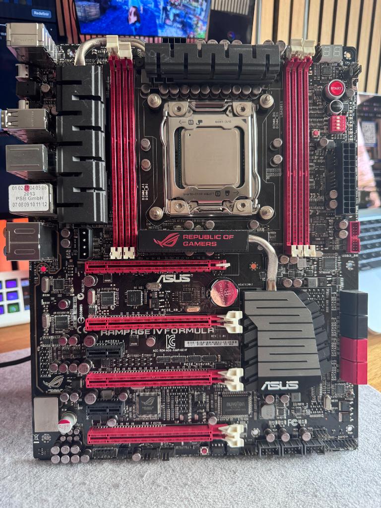 ASUS Rampage IV Formula X79 moederboard met i7 4930k, Computers en Software, Moederborden, Ophalen of Verzenden, Gebruikt, DDR3