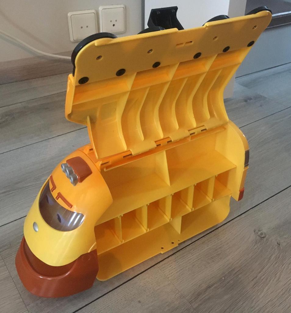 Chuggington treinen en opbergkoffer en speelsets, Ophalen, Gebruikt