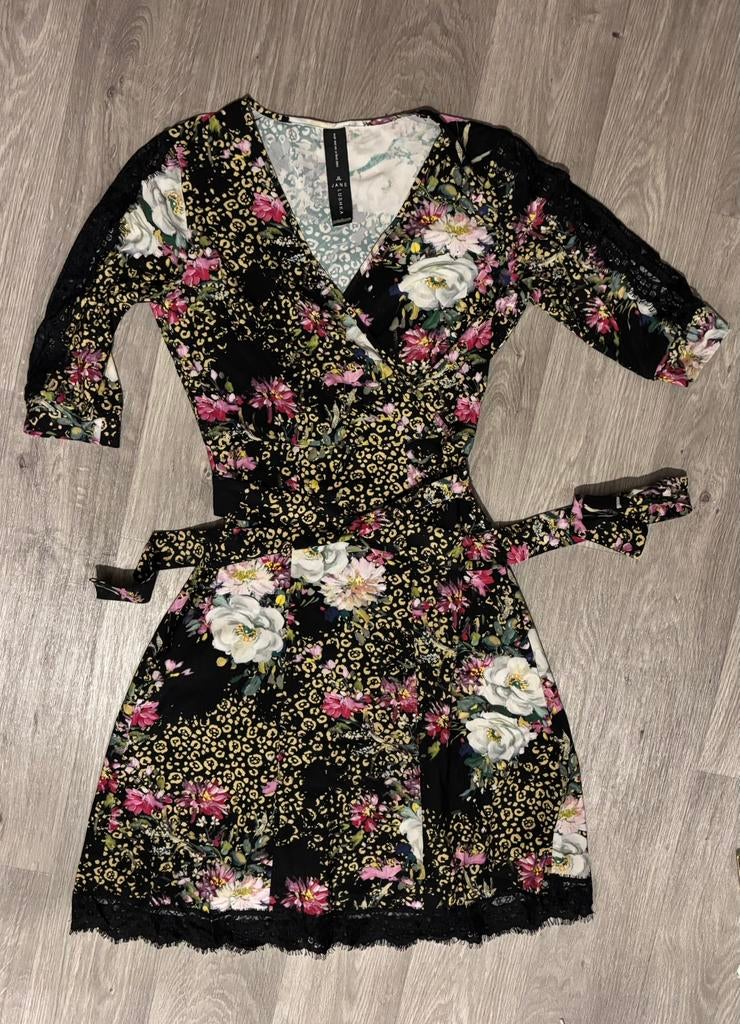 Zwarte travel gebloemde jurk Jane Lushka, Zwart, Ophalen of Verzenden, Zo goed als nieuw, Knielengte