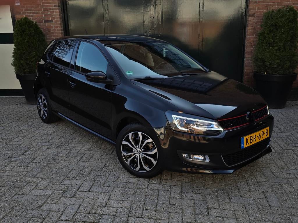 Volkswagen Polo 1.4 16V 85PK l R-Line l Carplay l Led l, Auto's, 86 pk, 980 kg, 4 cilinders, Handgeschakeld