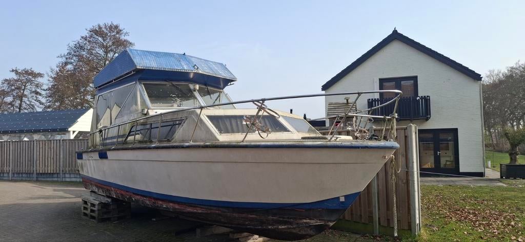 Cris Craft 2 x 6 cylinder fiat diesel opknapper slechts 3000, Ophalen, Gebruikt, Diesel, 9 tot 12 meter