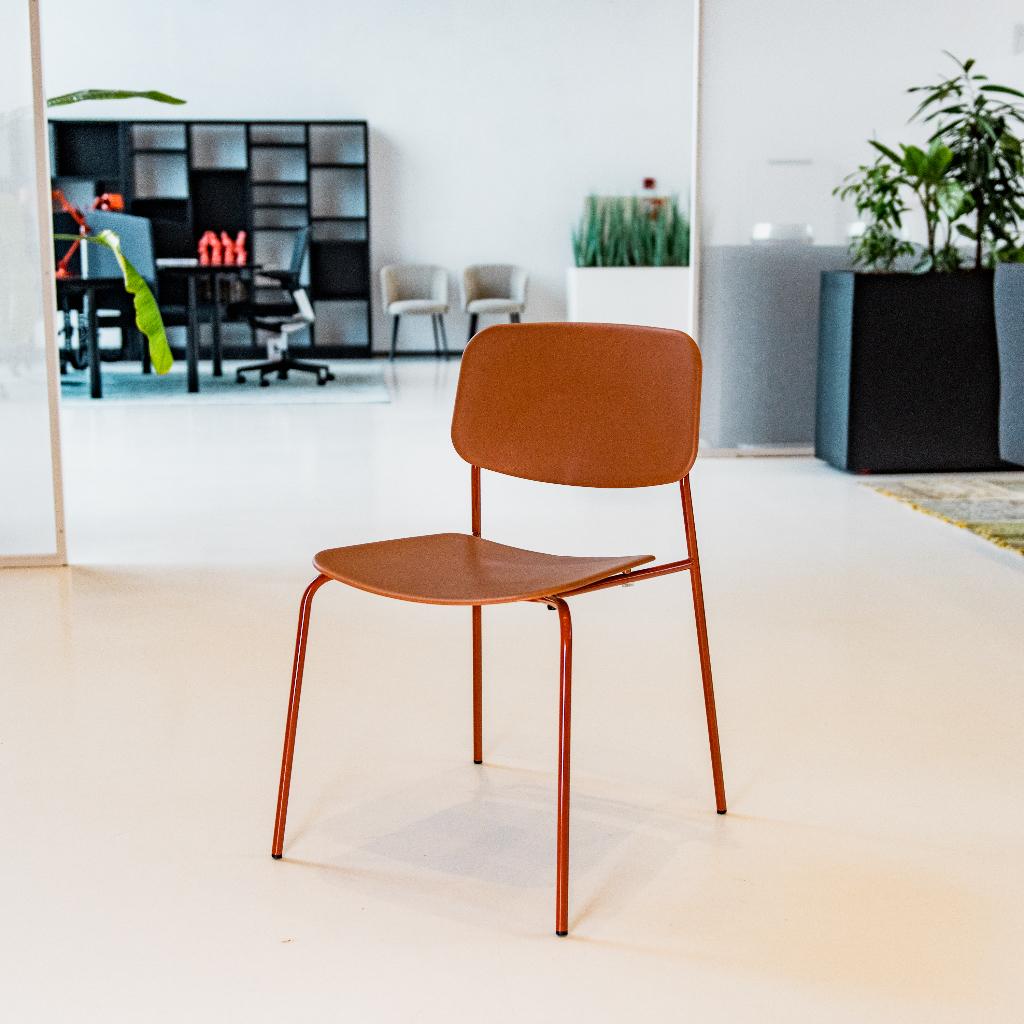 Mobboli Cap Stoel, Huis en Inrichting, Stoelen, Ophalen, Nieuw, Overige kleuren, Eén