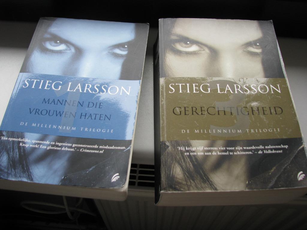 twee boeken thriller Stieg Larsson, Ophalen of Verzenden, Gelezen, Stieg Larsson