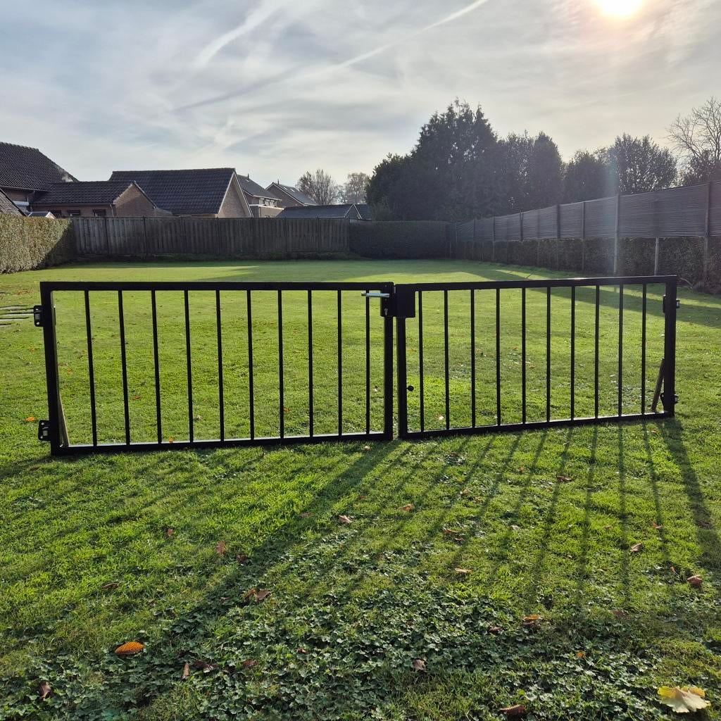 Gepoedercoate draaipoort 3,40m, Tuin en Terras, Ophalen of Verzenden, Zo goed als nieuw, IJzer