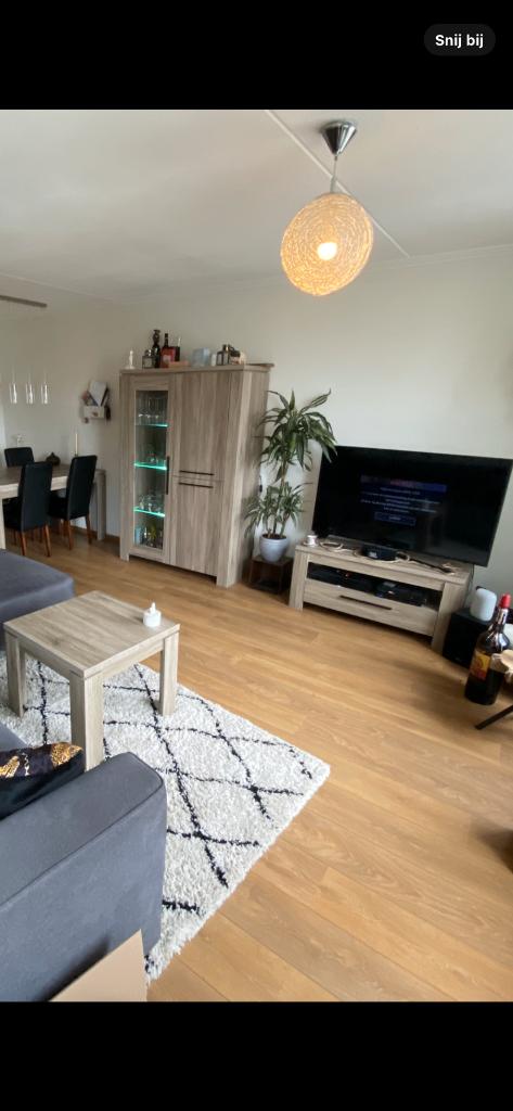 Vitrine kast, tv meubel en salontafel, Ophalen, Met deur(en), 100 tot 150 cm, Zo goed als nieuw