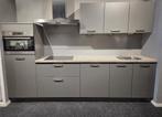 NIEUWE Showroomkeuken ca. 300 cm COMPLEET / INNOVARE SALE, Nieuw, Enkelwandige keuken, Kunststof, Grijs
