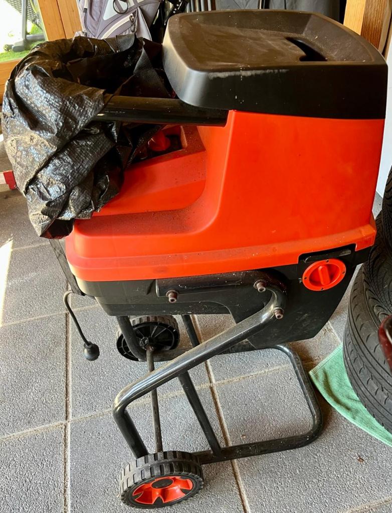Takkenversnipperaar Black & Decker, Tuin en Terras, Hakselaars, Ophalen of Verzenden, Gebruikt, Black & Decker, Met opvangzak