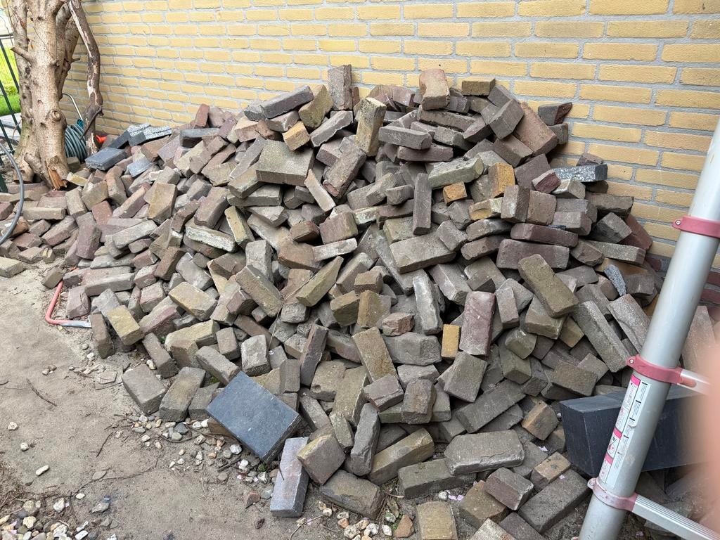 Oud gebakken waaltjes 2 a 3m3, Tuin en Terras, Ophalen, Gebruikt, Klinkers, 10 m² of meer