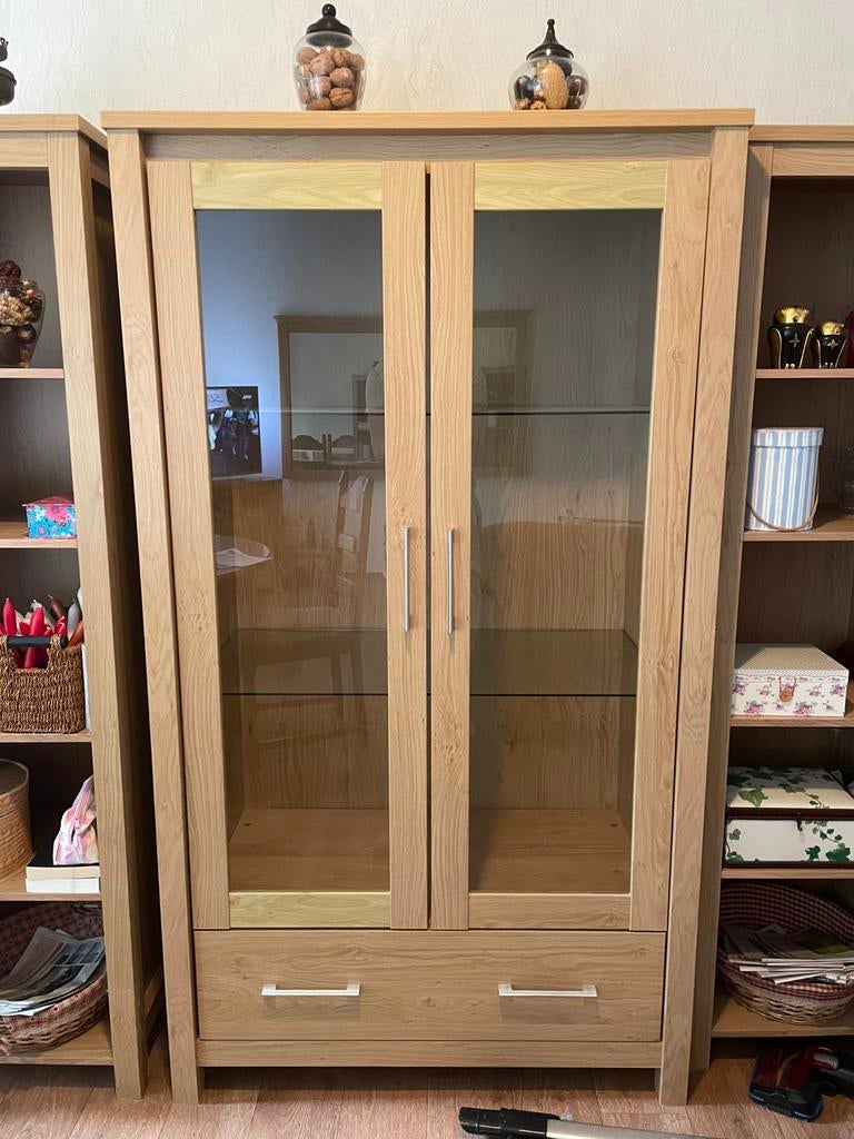 Gratis Vitrine kast, Huis en Inrichting, Kasten | Vitrinekasten, Ophalen, Zo goed als nieuw, 25 tot 50 cm, 50 tot 100 cm