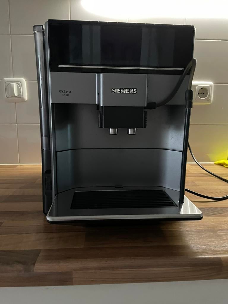 Siemens EQ6plus S100 volautomatisch espressomachine, Witgoed en Apparatuur, Ophalen, Afneembaar waterreservoir, 10 kopjes of meer