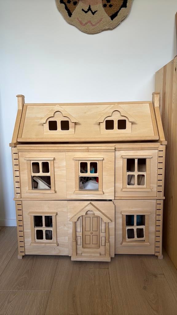 Plan Toys Victoriaans poppenhuis incl. meubels, Verzamelen, Poppenhuizen en Toebehoren, Ophalen of Verzenden, Gebruikt, Poppenhuis