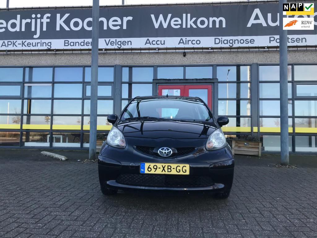 Toyota Aygo 1.0-12V +, Voorwielaandrijving, Gebruikt, 4 stoelen, Origineel Nederlands