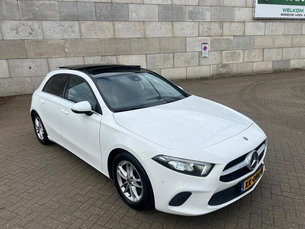 Mercedes-Benz A-klasse 200 Business Solution GROOT SCHERM, Gebruikt, Euro 6, 4 cilinders, Lichtsensor