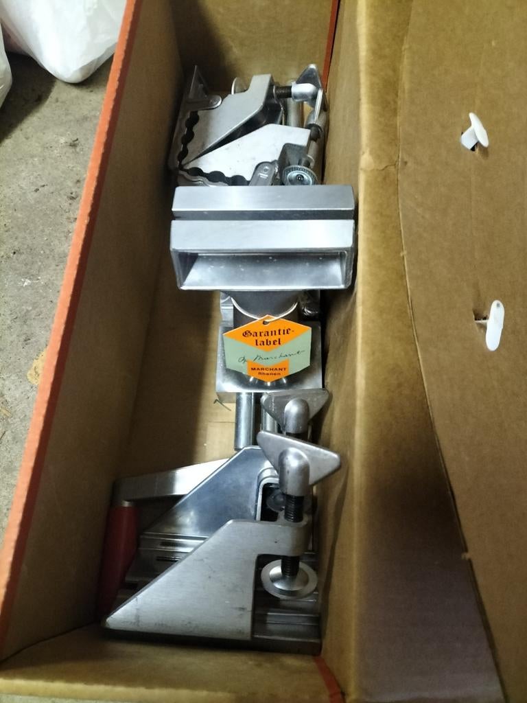 Nieuwe bankschroef Zyliss, Doe-het-zelf en Verbouw, Gereedschap | Handgereedschap, Ophalen, Nieuw