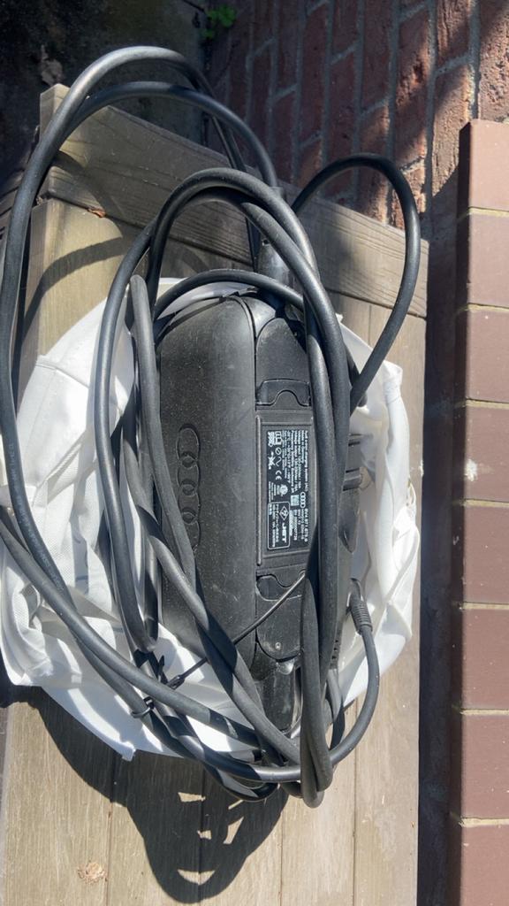 Audi laadkabel voor elektrische auto - overcompleet, Auto diversen, Laadpalen, Ophalen, Gebruikt, Laadkabel