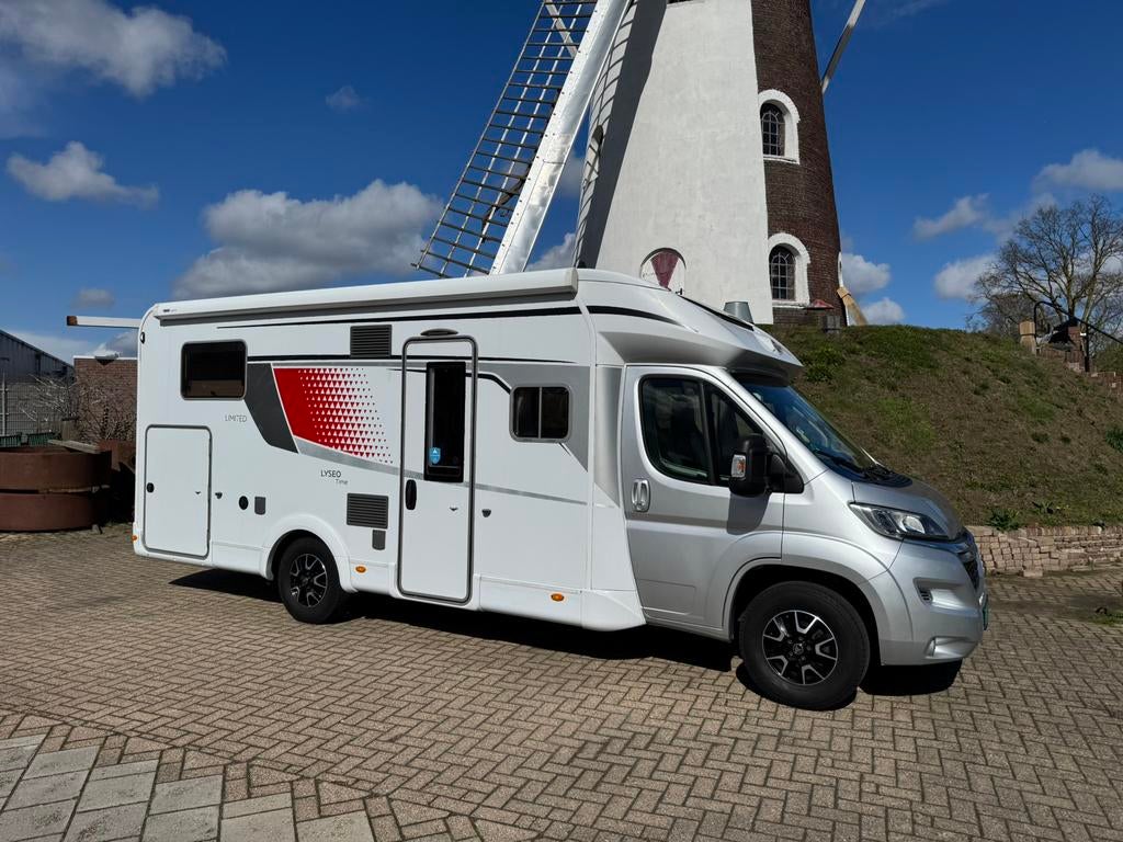 Bürstner Lyseo T 727 G - Enkele bedden - Hefbed - PRACHTIG !, 7 tot 8 meter, Bedrijf, Bürstner, Half-integraal