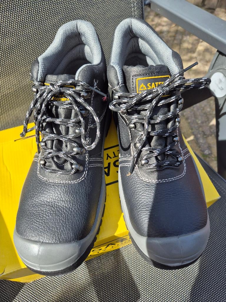 Veiligheidsschoenen Mt.42 NIEUW!!!!, Ophalen of Verzenden, Nieuw