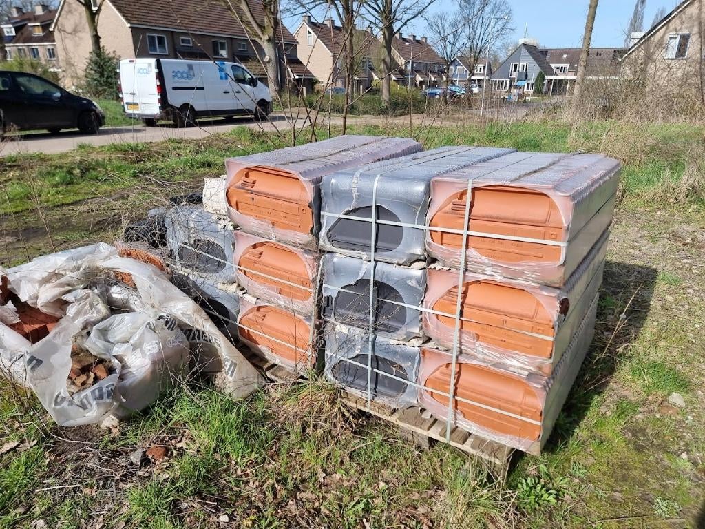 T.e.a.b. 51 m2 nieuwe dakpannen Nibra F8 zwart – 428 st, Doe-het-zelf en Verbouw, Dakpannen en Dakbedekking, Nieuw, Dakpannen