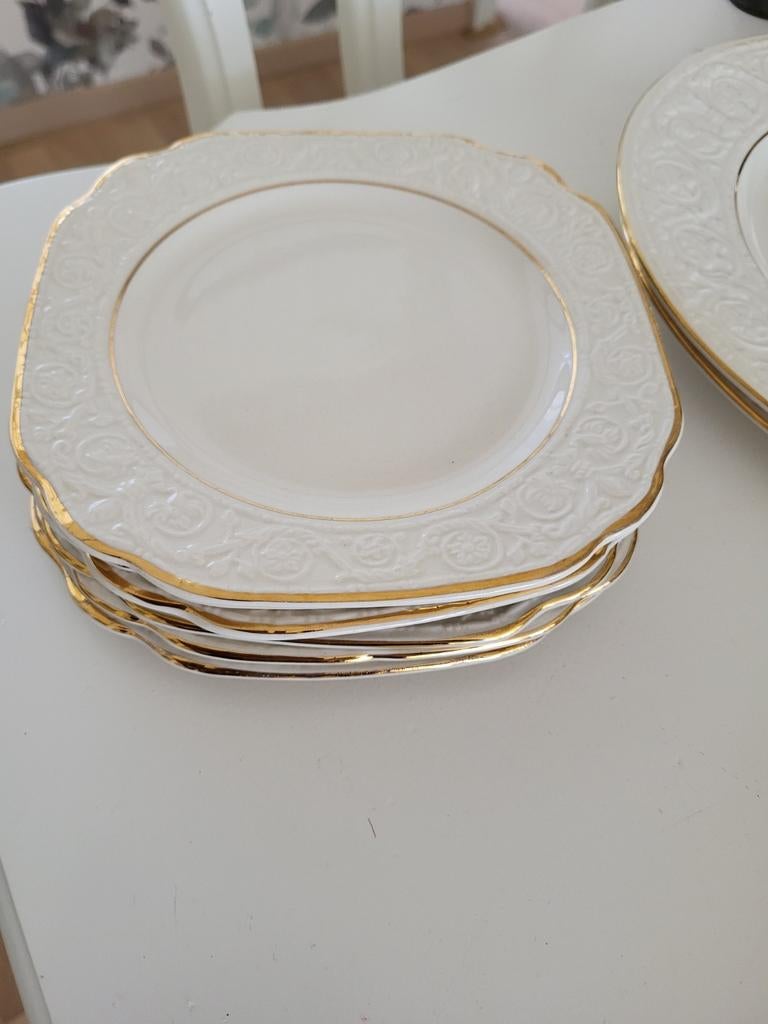 Crown Devon gebaksbordjes, Ophalen