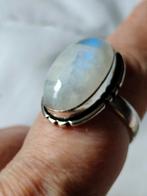 Zilveren ring met vuur maansteen maat 18, Sieraden, Tassen en Uiterlijk, Ringen, 18 tot 19, Overige kleuren, Verzenden, Nieuw