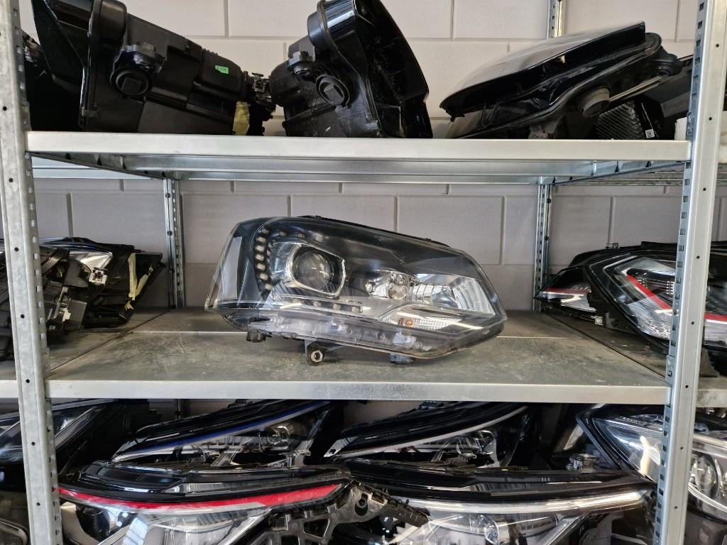 VW T5 Transporter bi xenon led koplamp rechts, Ophalen of Verzenden, Gebruikt, Volkswagen