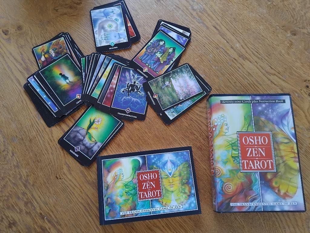 Osho Zen Tarot - box met kaarten en boek (compleet, NIEUW), Boeken, Tarot of Kaarten leggen, Overige typen, Ophalen of Verzenden
