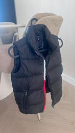 Tommy hilfiger bodywarmer 128, Ophalen of Verzenden, Zo goed als nieuw, Jongen, Jas