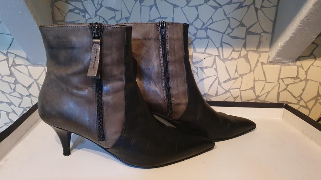 Enkellaarsjes Davos Gomma maat 39, Kleding | Dames, Schoenen, Ophalen of Verzenden, Zo goed als nieuw, Zwart