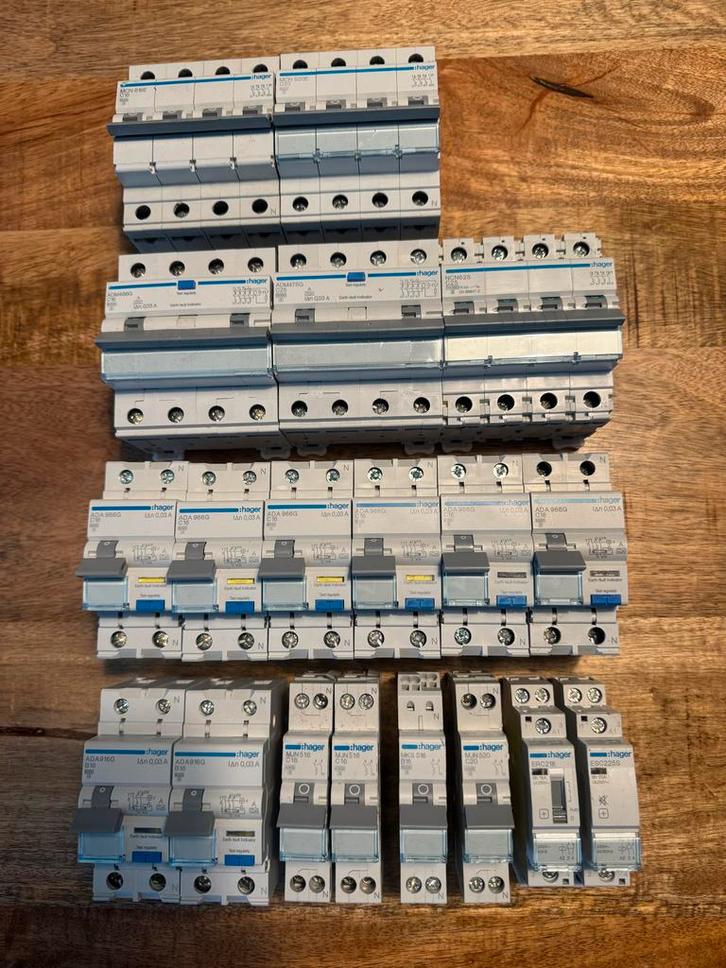 Diverse Elektrische Schakelaars en Componenten, Doe-het-zelf en Verbouw, Elektra en Kabels, Gebruikt, Schakelaar, Ophalen of Verzenden