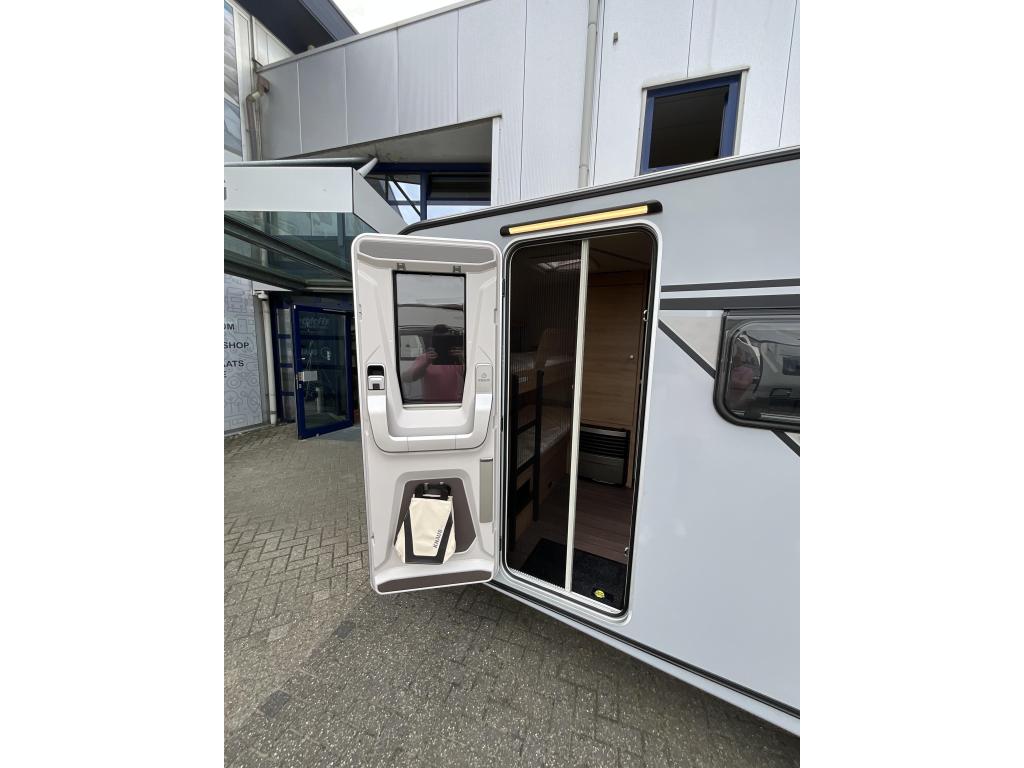Knaus Sudwind Black Selection 540 FDK- STAPELBED-NIEUW, Caravans en Kamperen, Schokbreker, Bedrijf, Treinzit, Overige typen