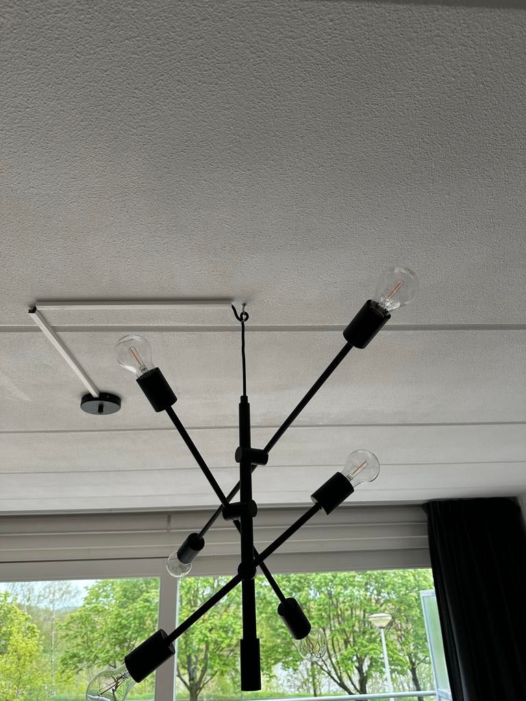 Zwarte industriële hanglamp, Huis en Inrichting, Lampen | Hanglampen, Ophalen of Verzenden, Gebruikt, Metaal, 50 tot 75 cm