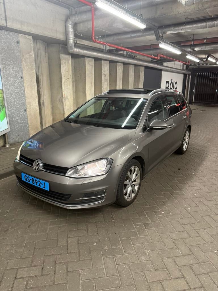Volkswagen Golf 7 variant 1.6 TDI PANO taxiklaar 2015, 4 cilinders, 700 kg, Alcantara, Origineel Nederlands