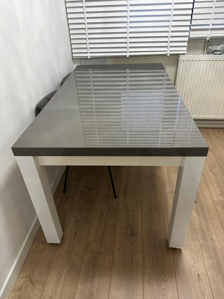 Eettafel met 4 stoelen - Modern design, Huis en Inrichting, Tafels | Eettafels, Zo goed als nieuw, 50 tot 100 cm, 100 tot 150 cm