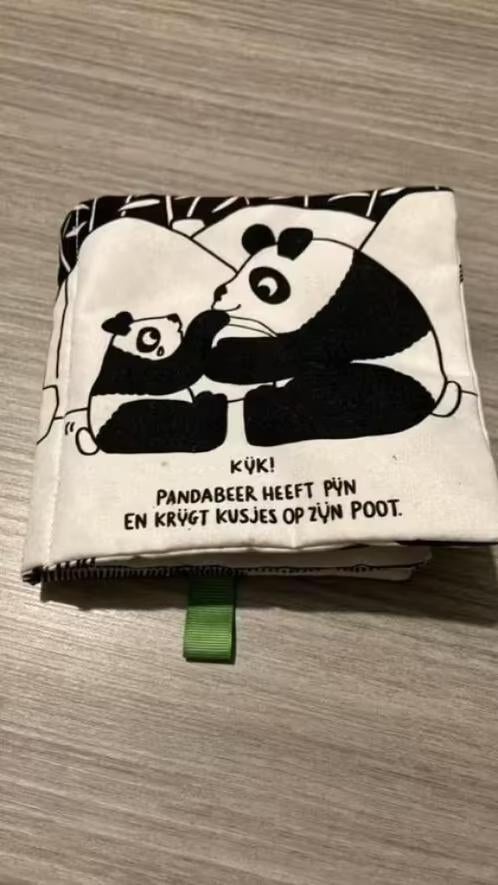 Babyboekje baby knisperboekje Eva Mouton, Verzenden, Zo goed als nieuw, Overige typen